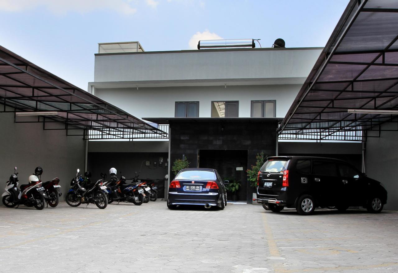 D'Paragon Pringwulung Maguwo Ngoại thất bức ảnh